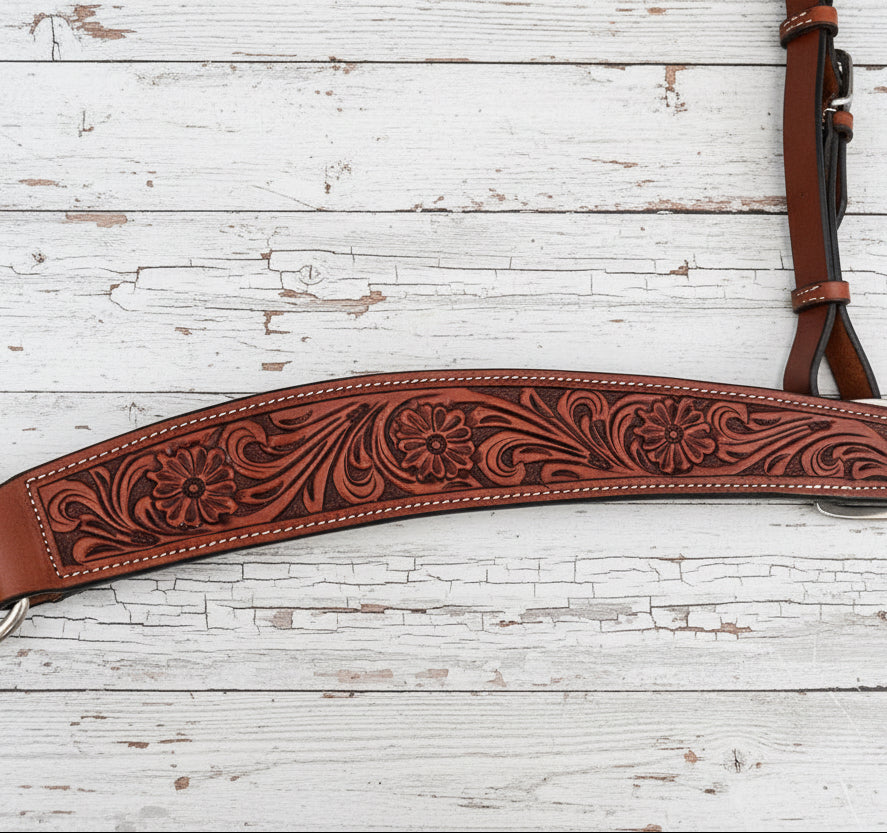 Collier de chasse western en cuir couleur chestnut avec tooling floral
