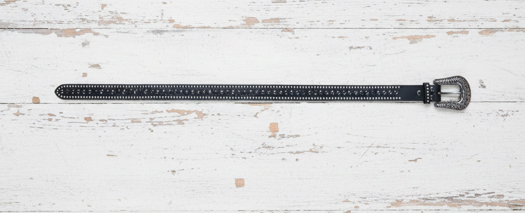 Ceinture femme en cuir noire avec strass, style western élégant