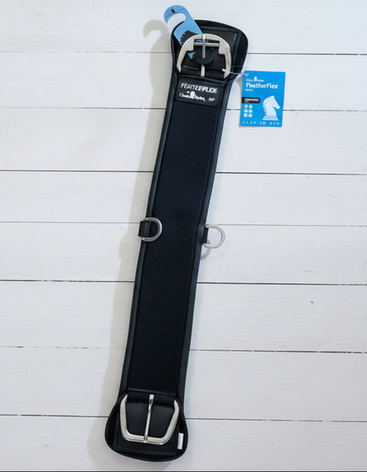 Sangle western Feather Flex Classic Equine conçue pour le confort du cheval et la stabilité de la selle noire