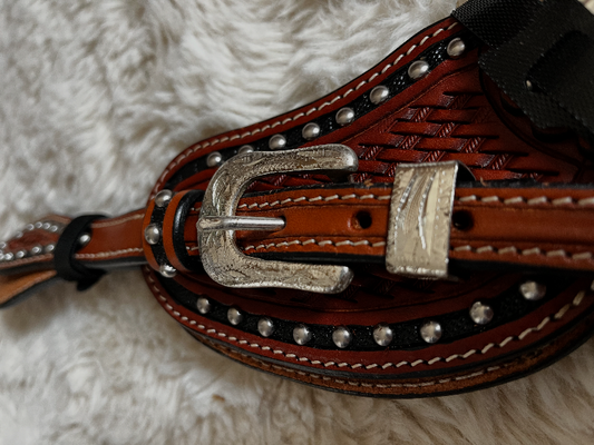 Unisex two-tone spur straps