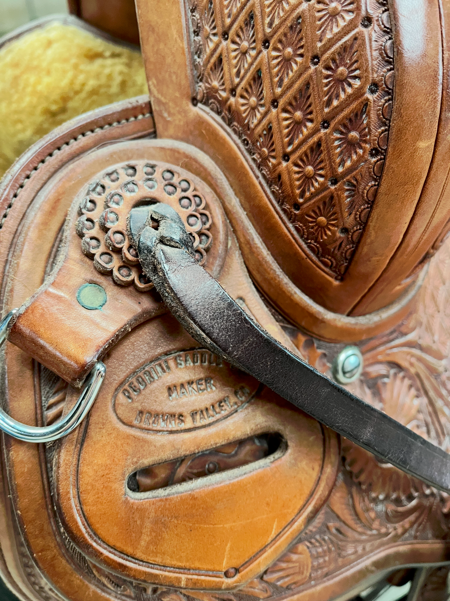 Pedro Pedrini Cutting Saddle – Artisanal Manufacturing | 16" seat