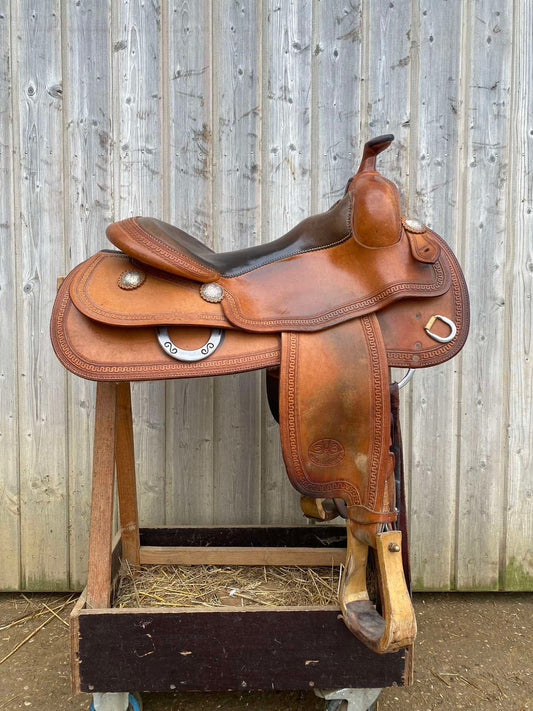 Selle de reining Tom Winter arçon 56 siège 15,5 pouces pour compétition western côté droit