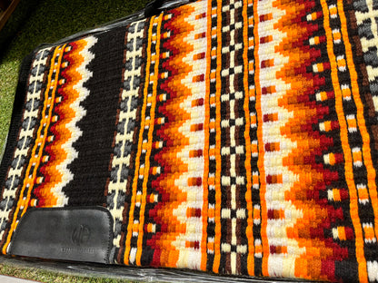 Show Pad Premium Western en Laine Mérinos – orange, noir, crème