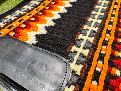 Show Pad Premium Western en Laine Mérinos – orange, noir, crème
