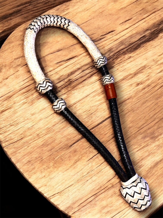 Bosal en cuir Rawhide tressé 32 brins – 5/8″ – Taille QH – Couleur Marron foncé – Naturel