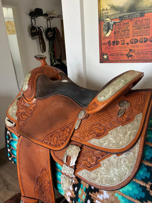 Selle western Billy Cook Show complète vue profil pour cheval western