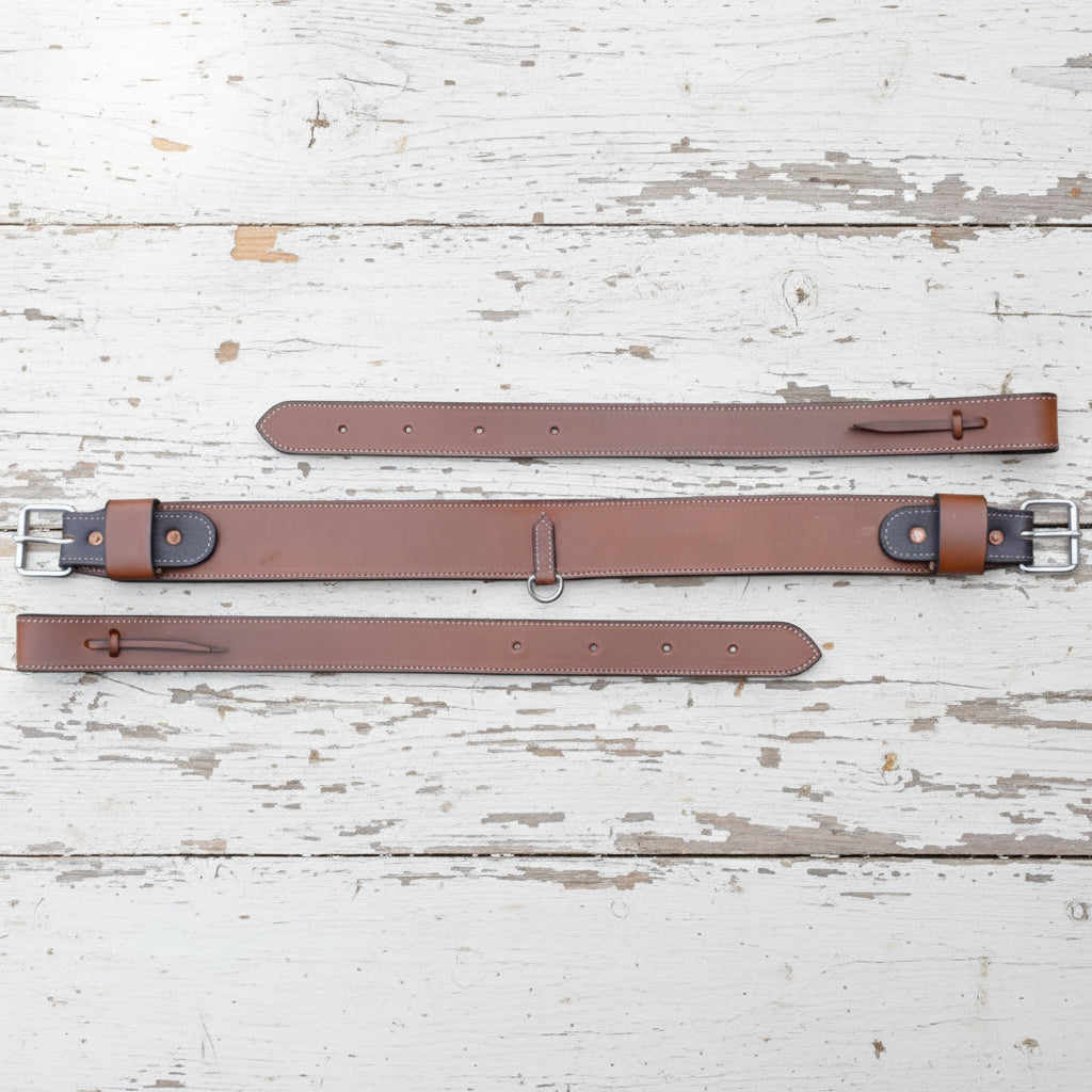 Sangle arrière western en cuir Back Cinch conçue pour améliorer la stabilité et le maintien de la selle lors du Cutting, Cow Horse, Roping et Trail.