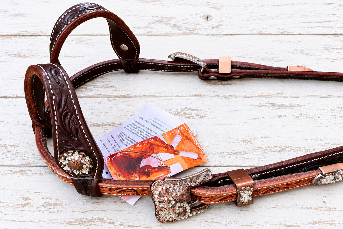 Bridon western double oreille en cuir avec floral tooling et conchos Copper White, zoom haut de la bride