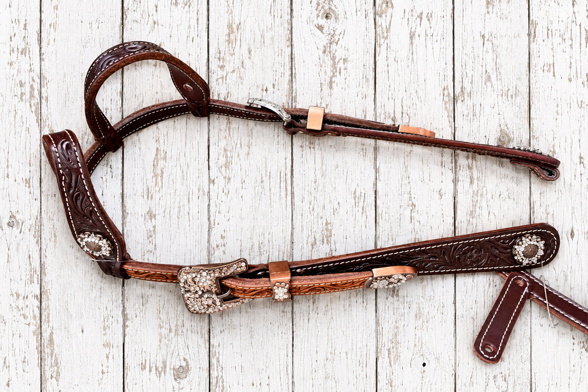 Bridon western double oreille en cuir avec floral tooling et conchos Copper White