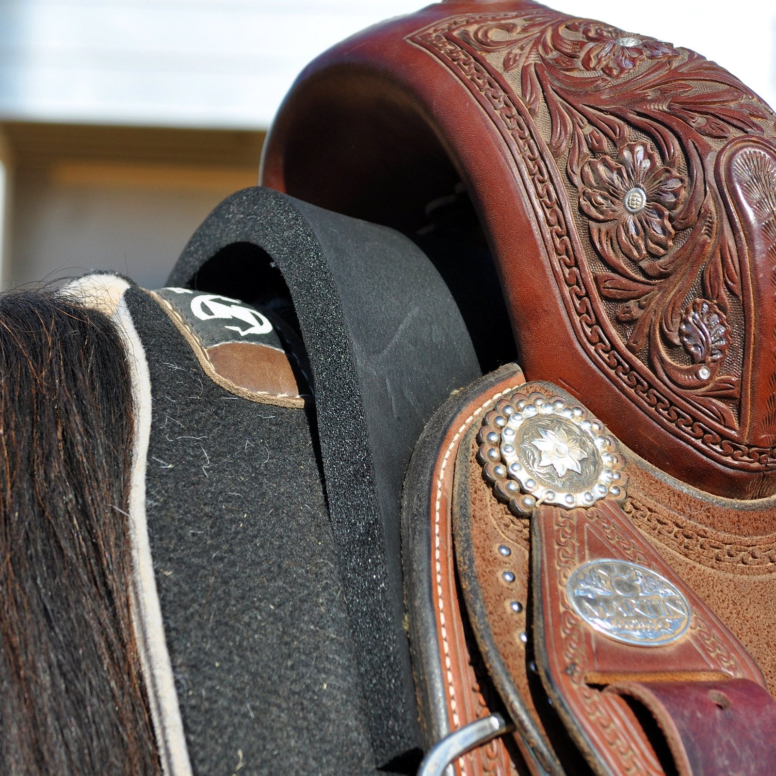Cales de correction Saddle Shims Classic Equine en mousse haute densité pour ajuster une selle western et améliorer le confort du cheval en situation 