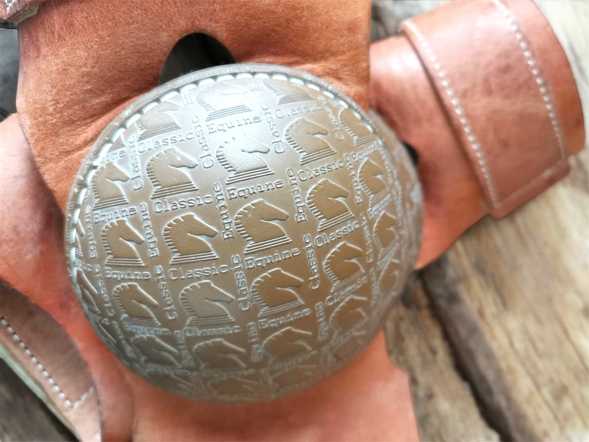 Guêtres Classic Equine Pro Reiner Skid Boots, maintien optimal et protection des membres pour chevaux