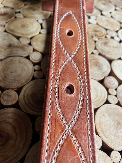 Off billet en cuir doublé et cousu Professional's Choice en cuir Hermann Oak pour selle western, zoom sur coutures
