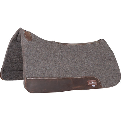 Tapis de selle western en feutre, maintien, protection et confort pour le dos du cheval, sans contact. sur le garrot du cheval