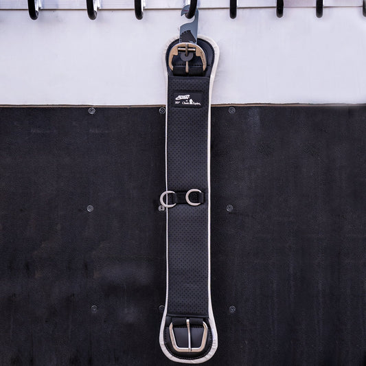 Sangle Classic Equine Aura Flow, design ergonomique et confort optimal pour cheval et cavalier.
