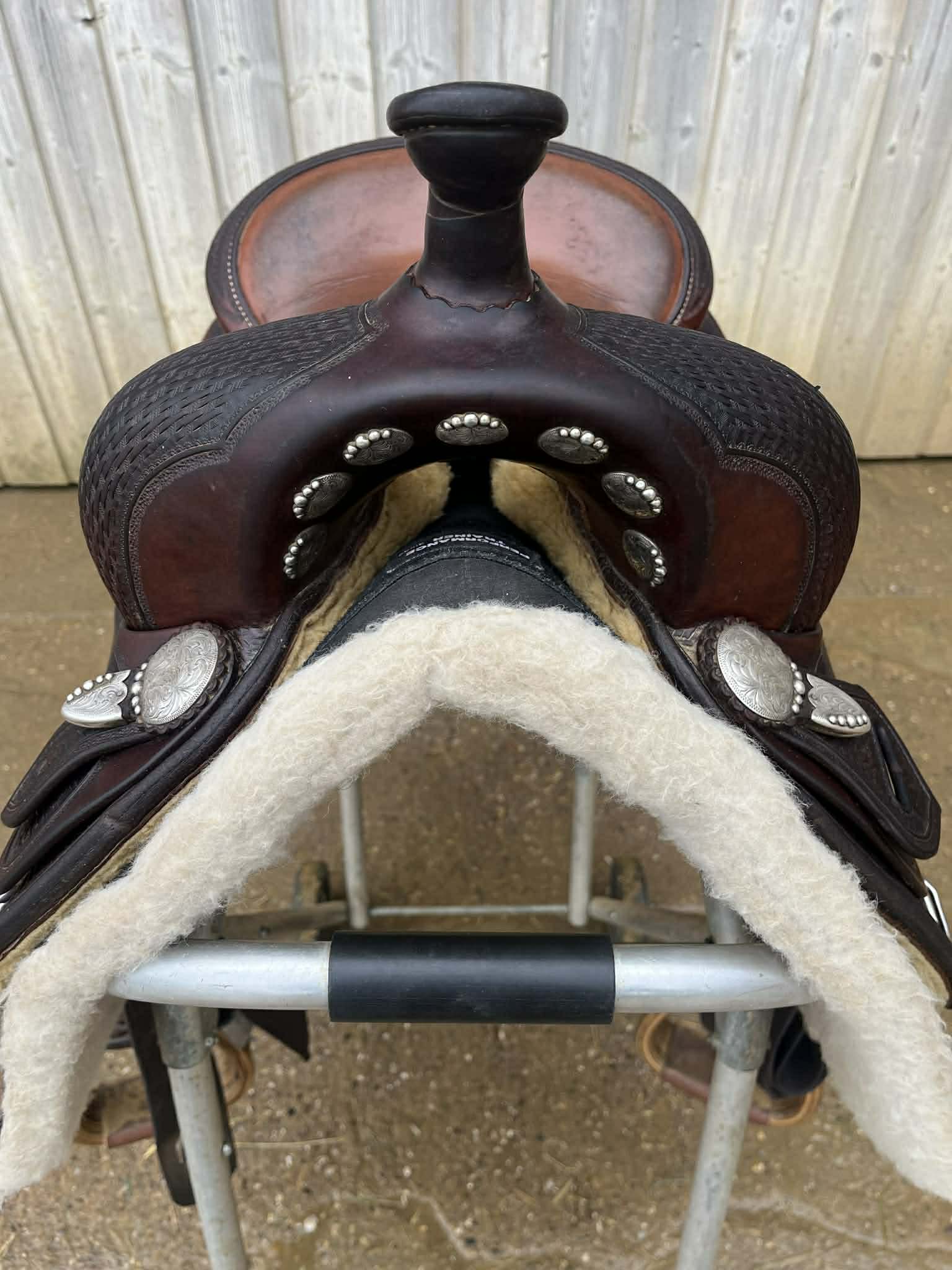 Selle de reining Tom Winter Reiniac en cuir pour performance western face avant 
