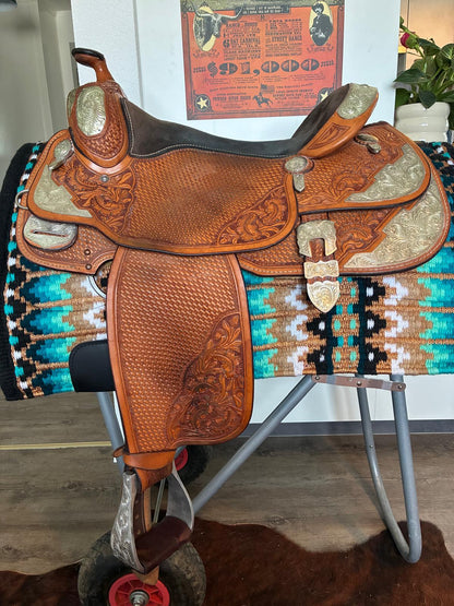 Selle western Billy Cook Show 16 pouces chestnut huilé style show - selle western américaine de dépôt client pour cheval