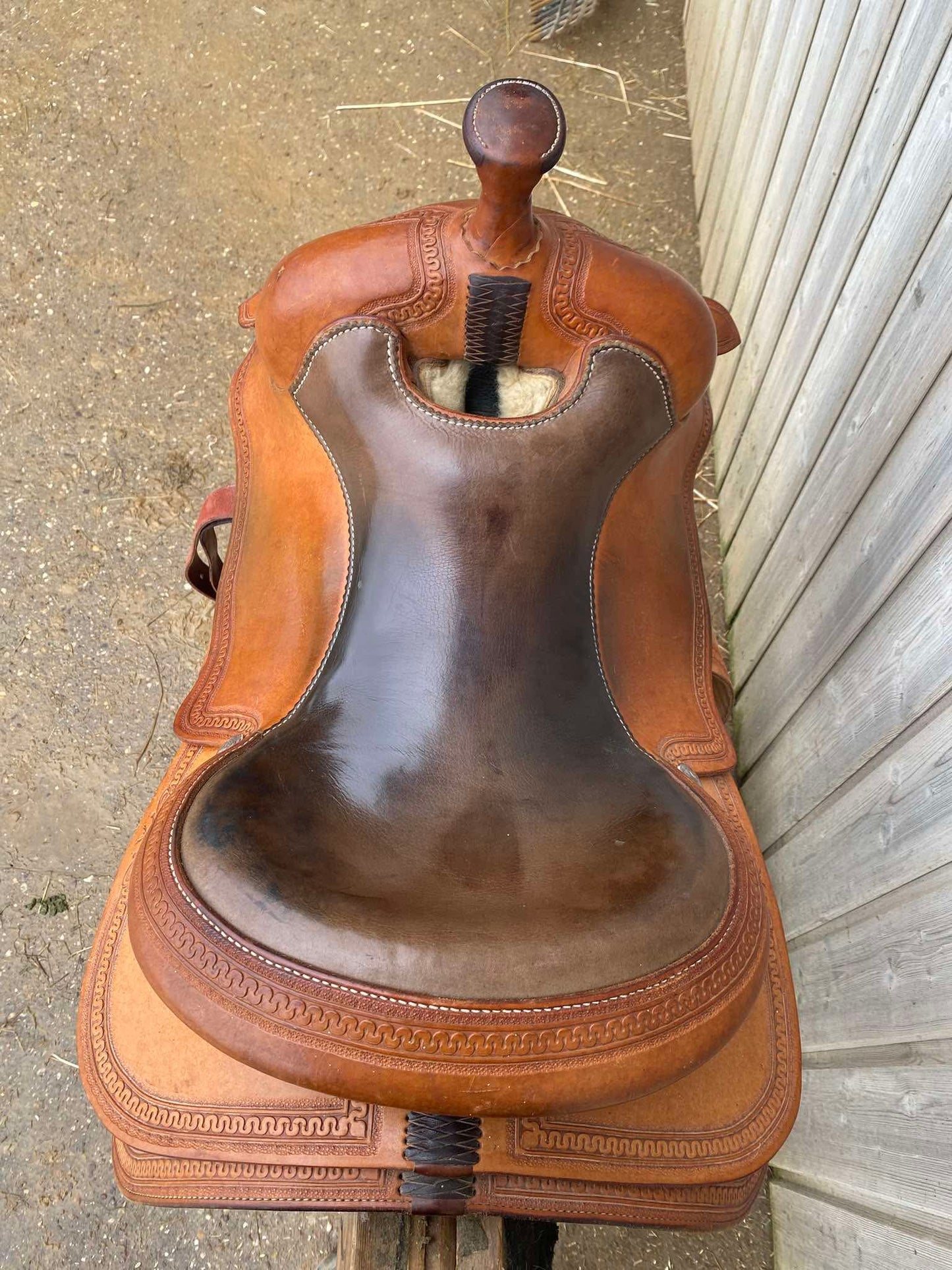 Selle de reining Tom Winter arçon 56 siège 15,5 pouces pour performance western