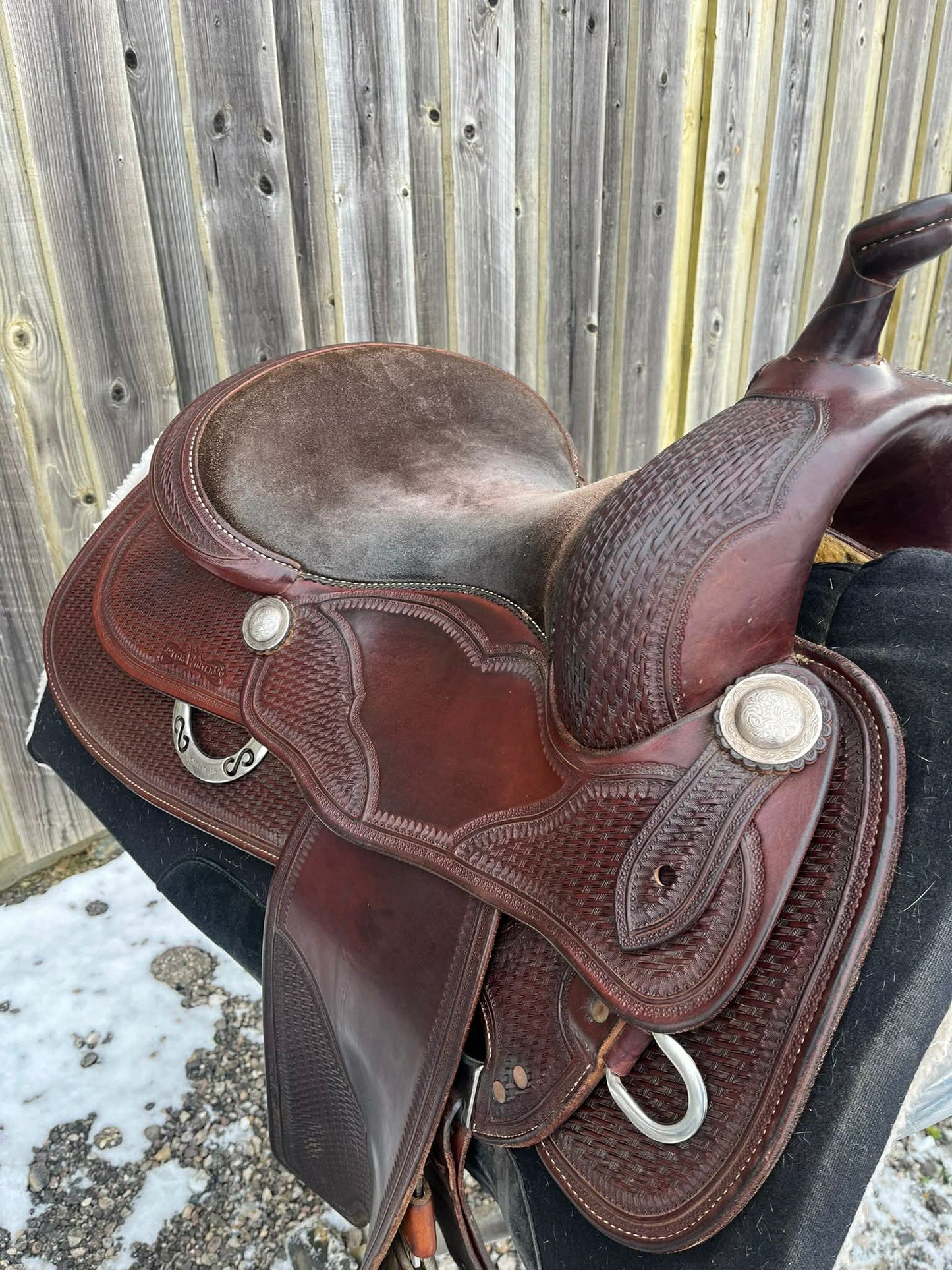 Selle western de reining Tom Winter Dark Oil vue de 3/4