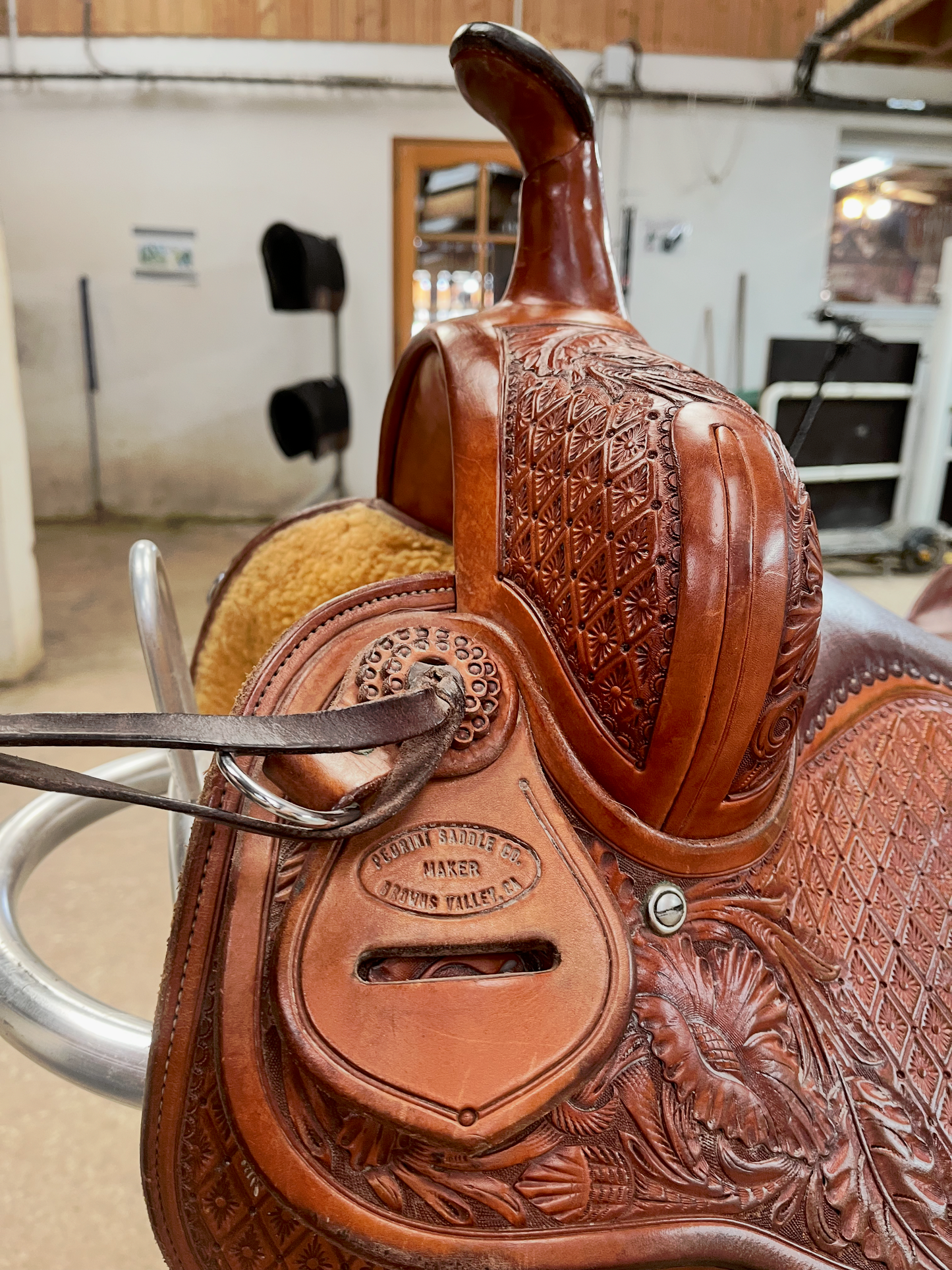 Pedro Pedrini Cutting Saddle – Artisanal Manufacturing | 16" seat 
