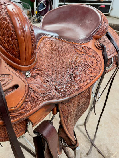 Pedro Pedrini Cutting Saddle – Artisanal Manufacturing | 16" seat 