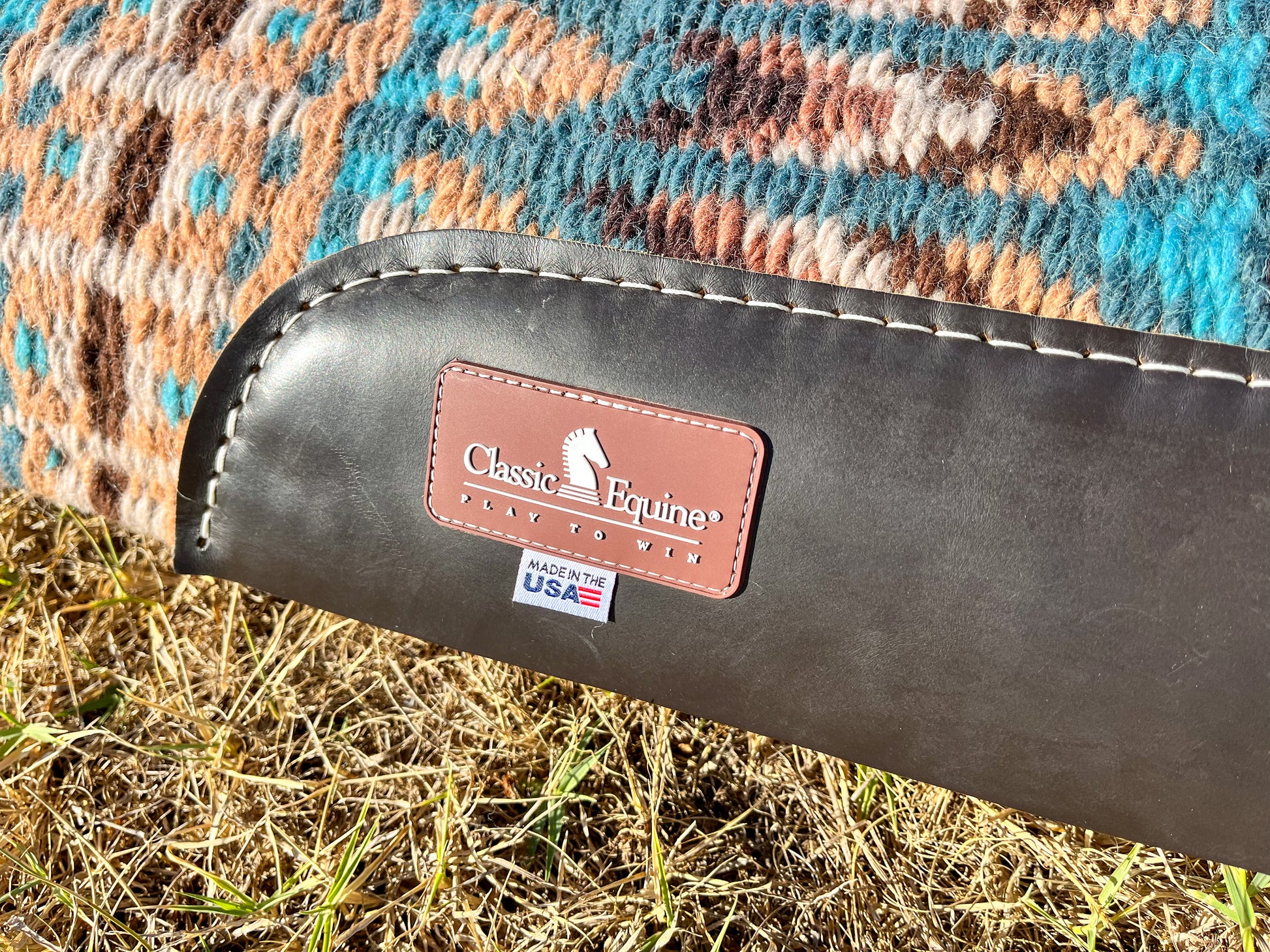 Tapis de selle western Classic Equine SensorFlex 1 pouce avec dessus en laine et dessous en laine Mérinos, logo classic equine