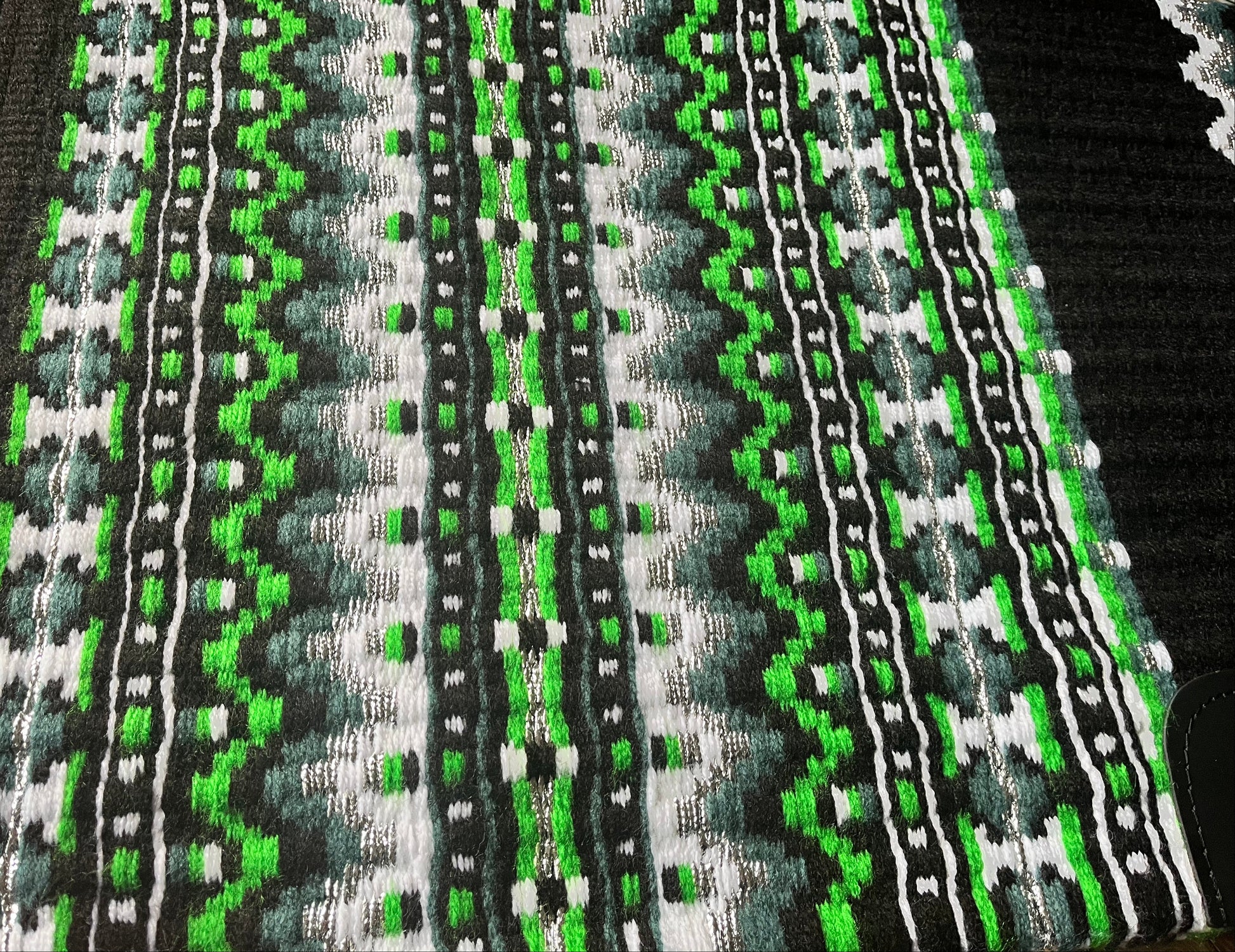 Show pad western premium en laine de mérinos tissé main, couleurs noir, vert et argenté
