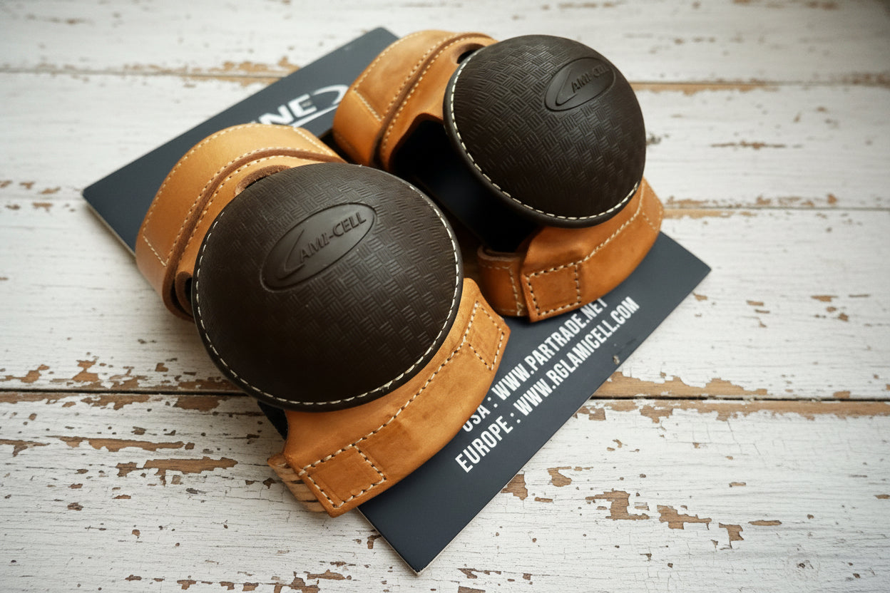 Protection sliding stop Lami-Cell en cuir, idéale pour les chevaux de reining