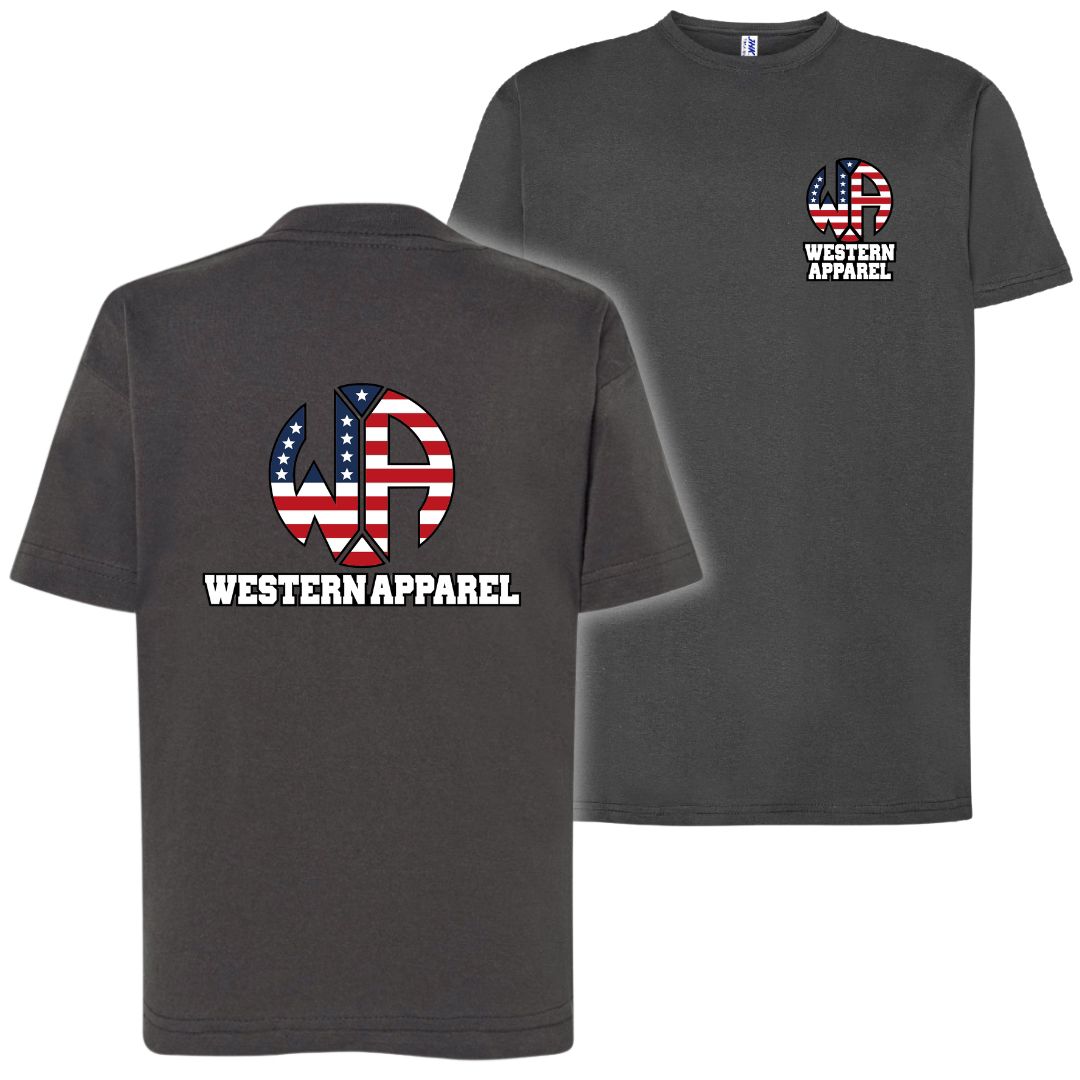 T-Shirt enfant gris anthracite Western Apparel avec logo poitrine côté cœur et grand logo USA Western Apparel dans le dos