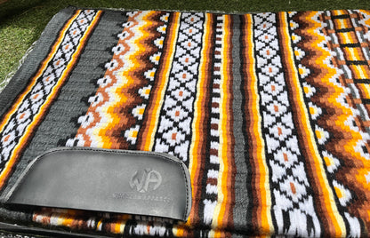 Tapis de show western premium en laine mérinos jaune, gris, noir et blanc pour selle western zoom