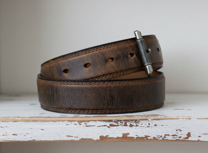 ceinture en cuir de qualité supérieure de la marque TWISTED X zoom sur la boucle 
