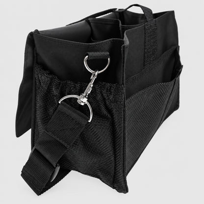 Sac de pansage UltraCruz Grooming Tote en nylon avec poches multiples, filet d'aération, bandoulière réglable et crochet de suspension pour l'écurie et les concours, zoom sur les côtés du sac